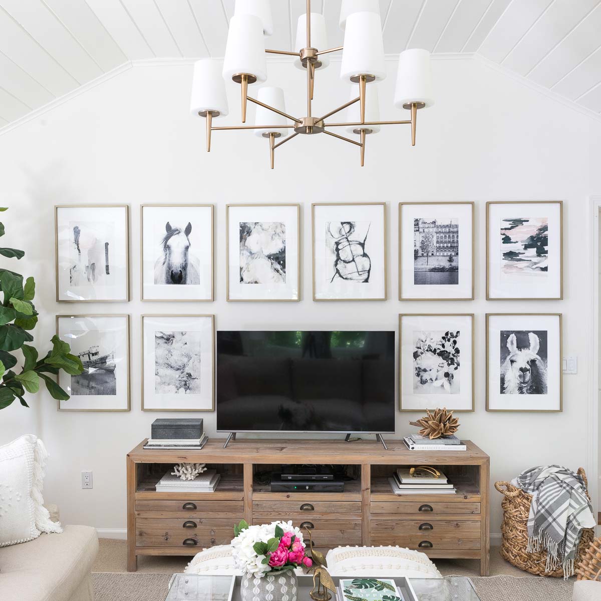 10 Gallery Wall Layouts That Will Transform Your Space!